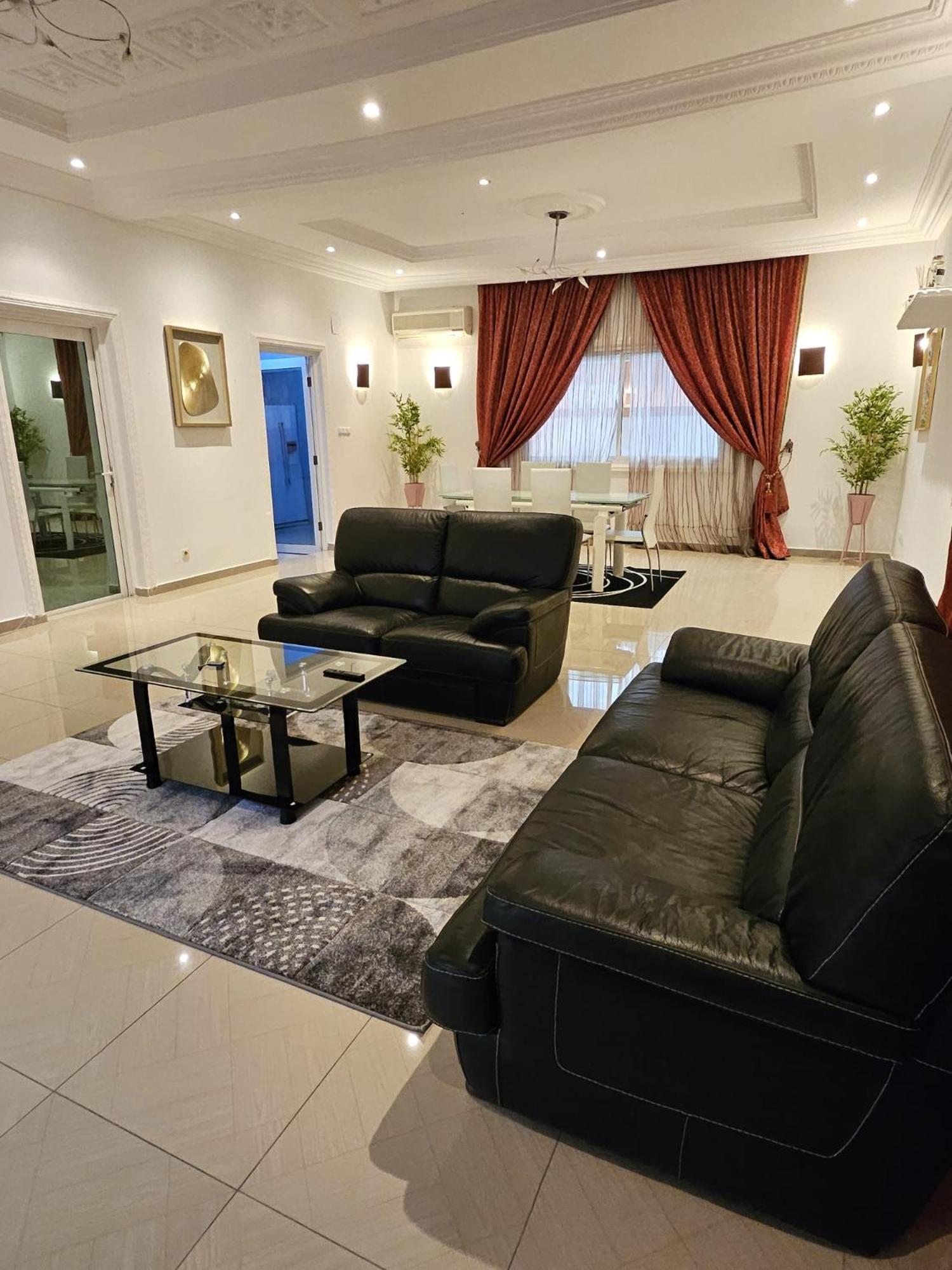 Octave'S Apt Pointe Noire Esterno foto